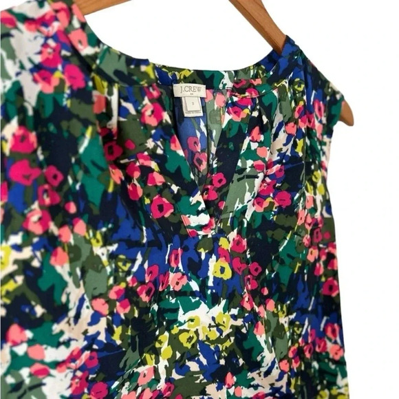 J Crew Vibrant Womens Multi Floral Sleeveless Split Neck Tank Preppy Blouse Sz 2 - Picture 2 of 7